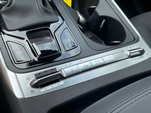 New 2025 Kia Carnival SX Prestige image 35