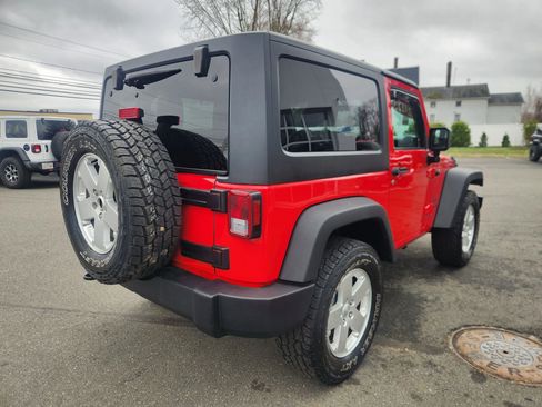 Used 2016 Jeep Wrangler Sport w/ Connectivity Group AWD/4WD image 17