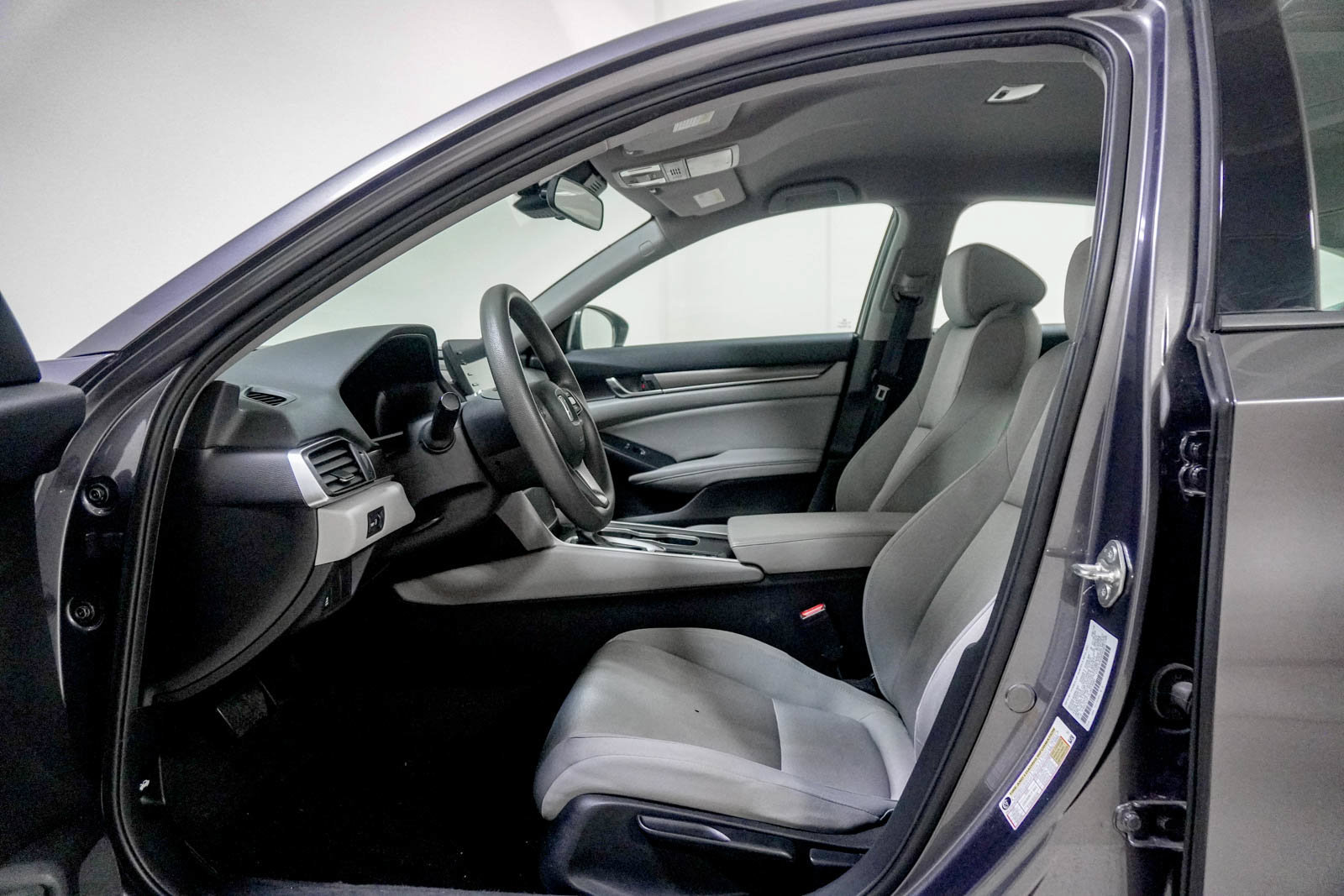 Used 2018 Honda Accord LX image 19