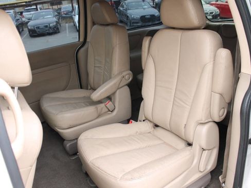 Used 2012 Kia Sedona EX w/ Luxury Pkg image 14