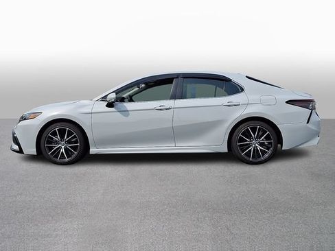 Used 2024 Toyota Camry SE FWD image 7