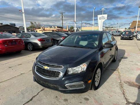 Used 2015 Chevrolet Cruze L FWD image 3