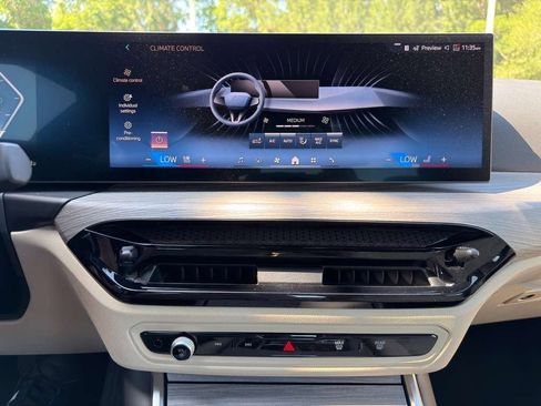 New 2026 BMW 330i Sedan w/ Convenience Package RWD image 21