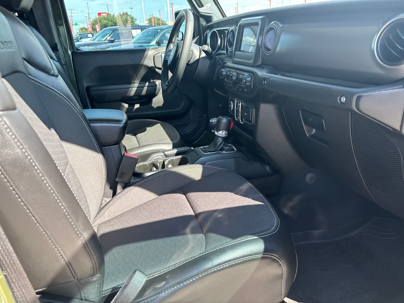 Used 2023 Jeep Gladiator Sport AWD/4WD image 12