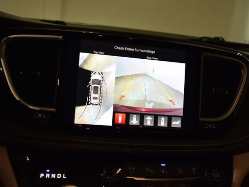 Used 2023 Chrysler Pacifica Limited w/ Trailer Tow Group image 21