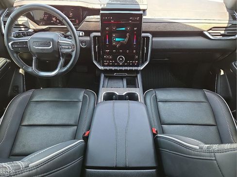 Used 2025 GMC Acadia Denali FWD image 13