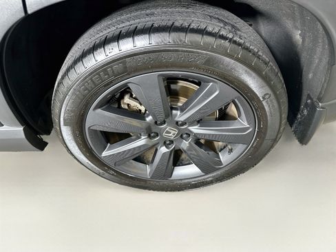 Used 2023 Honda Pilot Sport image 11