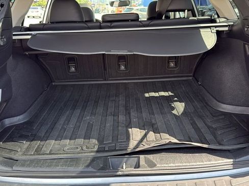 Used 2017 Subaru Outback 2.5i Limited image 5