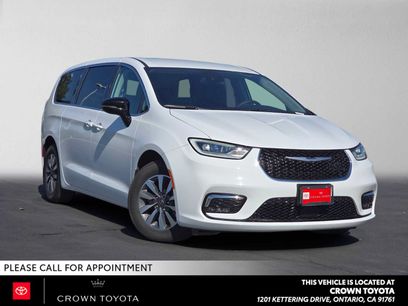 Used 2024 Chrysler Pacifica Limited