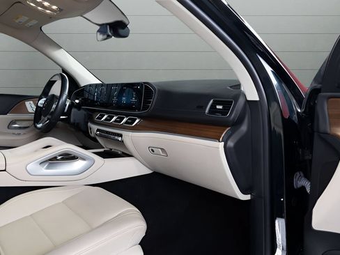 Used 2023 Mercedes-Benz GLS 450 4MATIC w/ AMG Line Exterior image 84