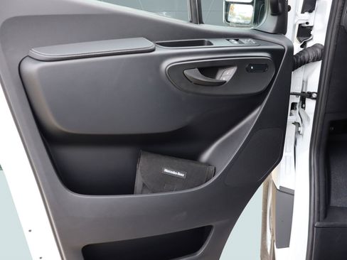 Used 2025 Mercedes-Benz Sprinter 2500 image 20