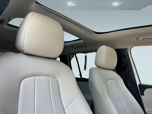 Certified 2023 Mercedes-Benz GLB 250 image 16