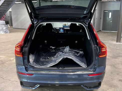 New 2026 Volvo XC60 B5 Plus w/ Protection Package Premier AWD/4WD image 9
