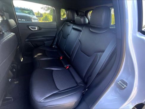 New 2026 Jeep Compass Latitude image 10