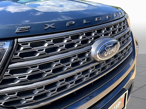 Used 2022 Ford Explorer XLT w/ Equipment Group 202A RWD image 29