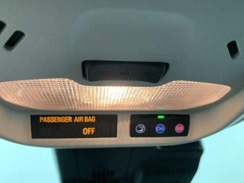 Used 2025 Chevrolet Trax LT image 22