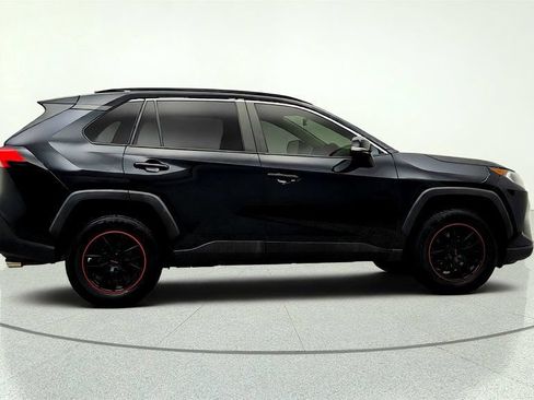 Used 2019 Toyota RAV4 XLE AWD/4WD image 4