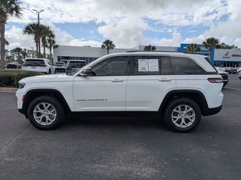 Used 2024 Jeep Grand Cherokee Limited image 7