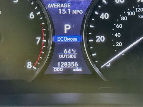 Used 2013 Lexus LS 460 AWD w/ Comfort Pkg image 18