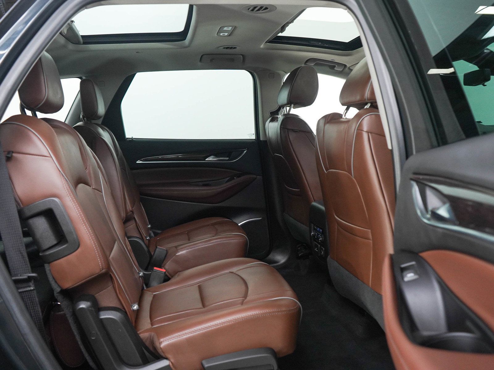 Used 2018 Buick Enclave Avenir w/ Avenir Technology Package AWD/4WD image 12