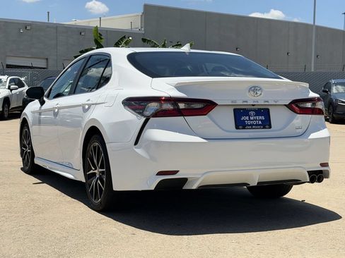 Used 2024 Toyota Camry SE FWD image 7