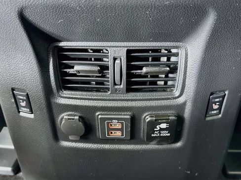 Used 2024 Nissan Titan PRO-4X w/ Pro-4x Convenience Package AWD/4WD image 28