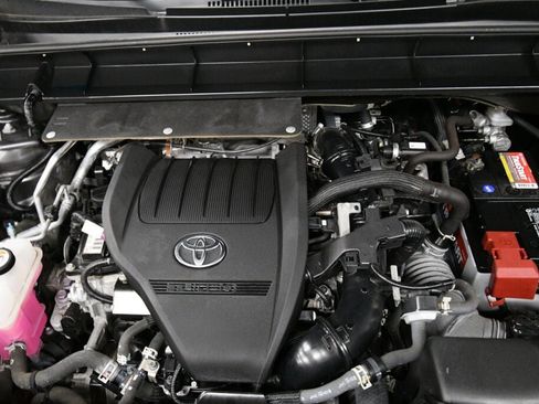 Used 2023 Toyota Highlander LE FWD image 36