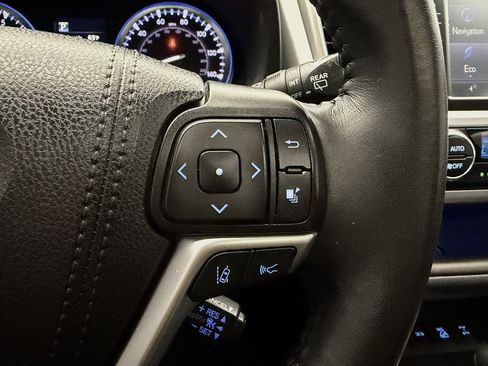 Used 2019 Toyota Highlander Limited image 10