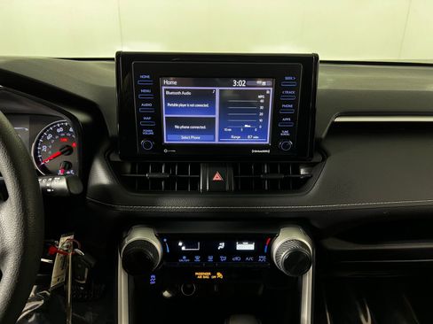 Certified 2020 Toyota RAV4 LE image 17