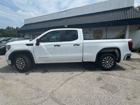 Used 2022 GMC Sierra 1500 Pro w/ Convenience Package AWD/4WD image 3