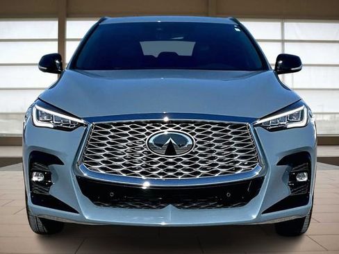 Used 2025 INFINITI QX55 Essential image 3