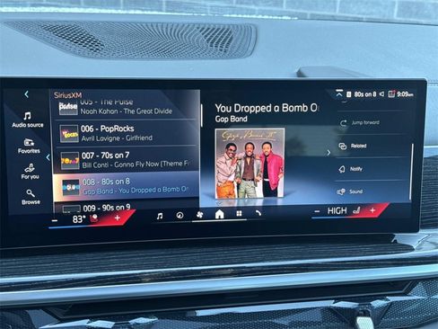 Used 2025 BMW X5 xDrive50e w/ M Sport Package image 22