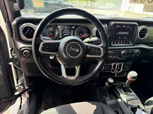 Used 2020 Jeep Wrangler Unlimited Sahara AWD/4WD image 17