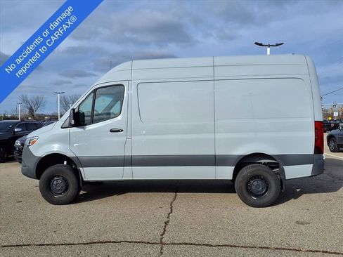 Used 2023 Mercedes-Benz Sprinter 2500 image 8