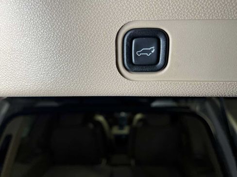 Used 2014 Chevrolet Tahoe LTZ AWD/4WD image 16