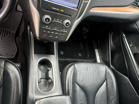 Used 2018 Lincoln MKC Select w/ Lincoln MKC Climate Package AWD/4WD image 21
