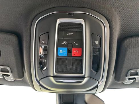 Used 2022 Jeep Grand Cherokee Trailhawk w/ Luxury Tech Group III AWD/4WD image 21