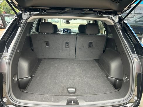 Used 2025 Chevrolet Blazer LT image 32