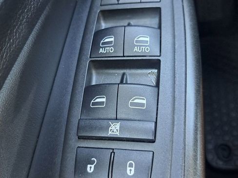 Used 2021 Jeep Cherokee Trailhawk image 16