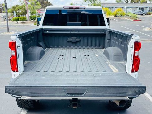 Used 2021 Chevrolet Silverado 2500 LTZ w/ LTZ Convenience Package AWD/4WD image 11