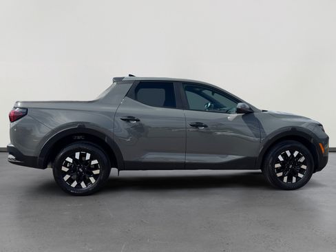 Used 2025 Hyundai Santa Cruz SE FWD image 6