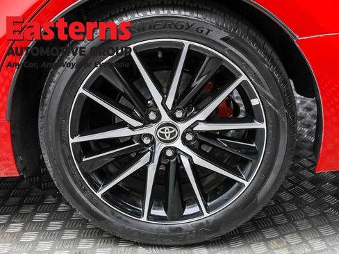 Used 2021 Toyota Camry SE w/ Cold Weather Package image 8