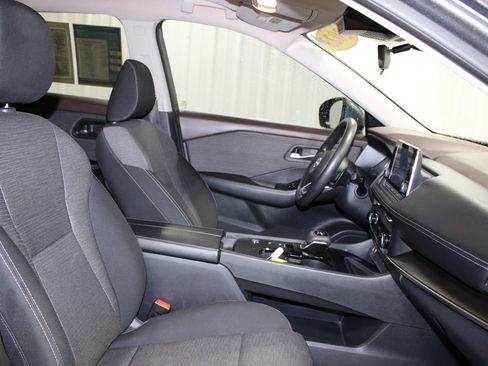 Used 2023 Nissan Rogue SV image 31