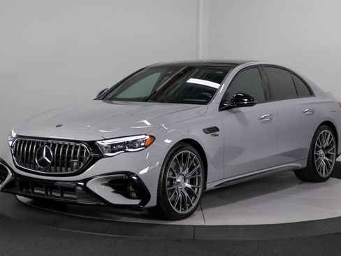 Used 2026 Mercedes-Benz E 53 AMG e 4MATIC Sedan image 5