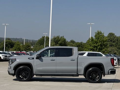 Used 2024 GMC Sierra 1500 Elevation w/ Elevation Premium Package AWD/4WD image 3