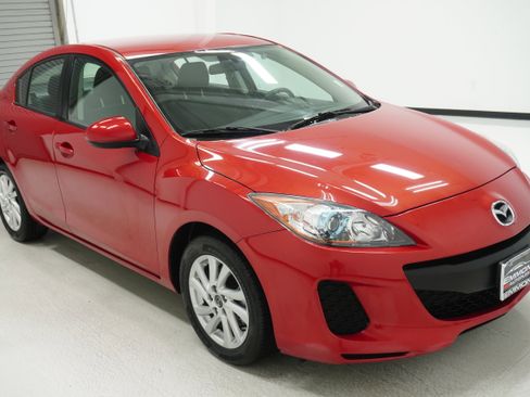 Used 2013 MAZDA MAZDA3 i Touring FWD image 3