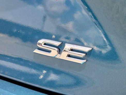 Used 2025 Toyota Camry SE FWD image 6