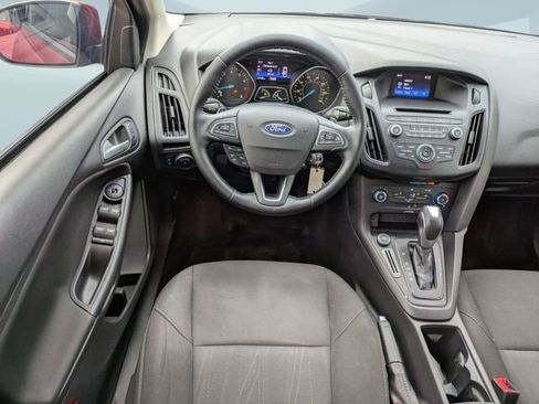 Used 2015 Ford Focus SE w/ SE Sport Package FWD image 16