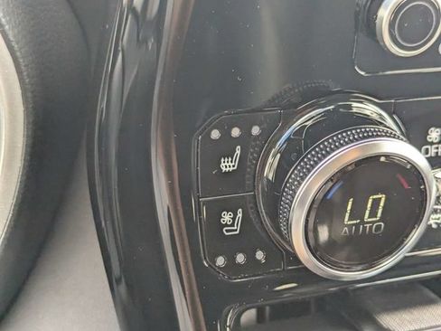 Used 2022 Toyota Highlander Limited FWD image 23