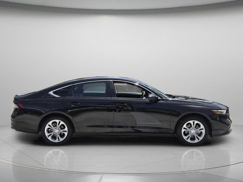 Used 2025 Honda Accord LX image 3